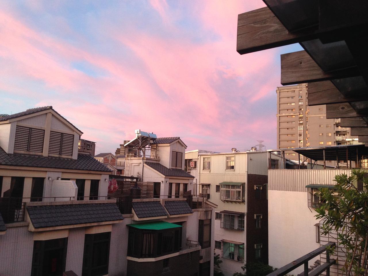 住宅地の夜明け