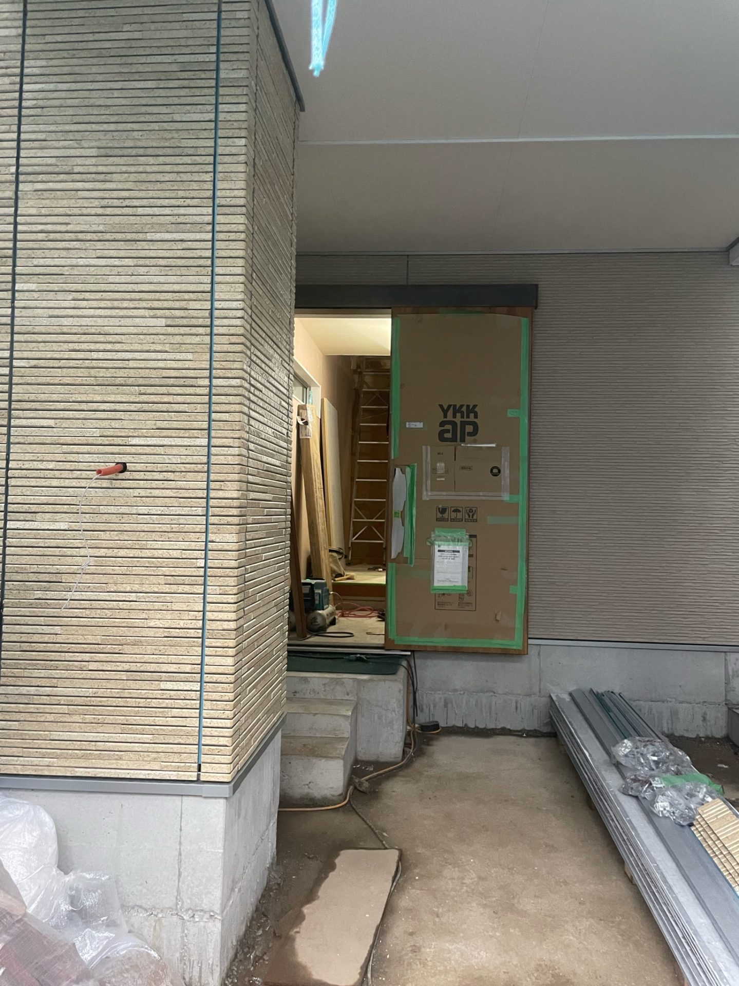 インターホン柱サイディング完了