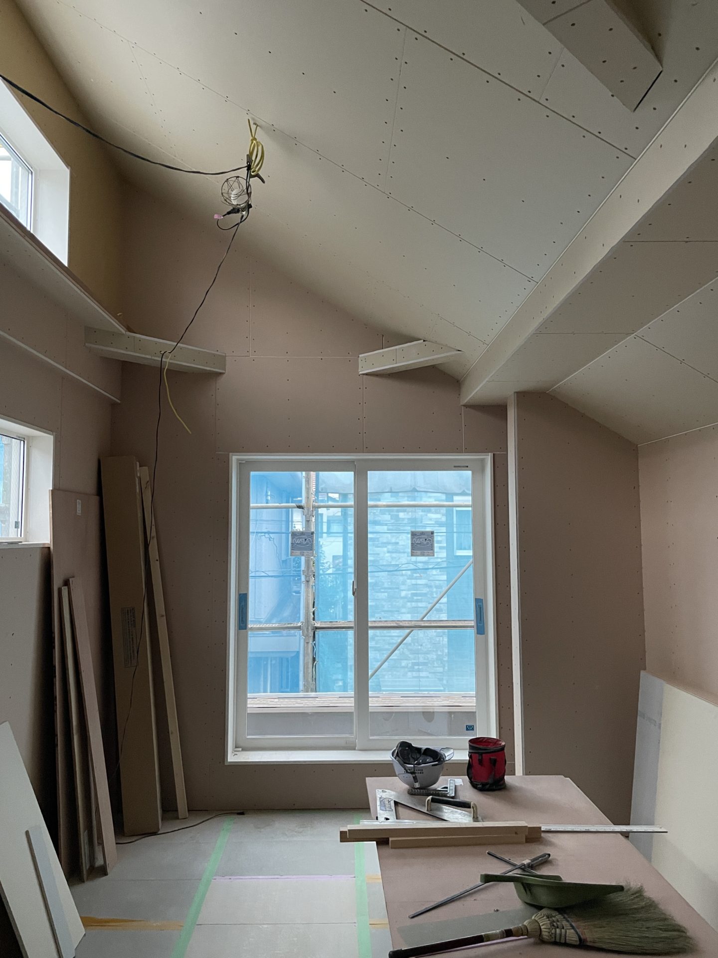 リビング石膏ボード完了