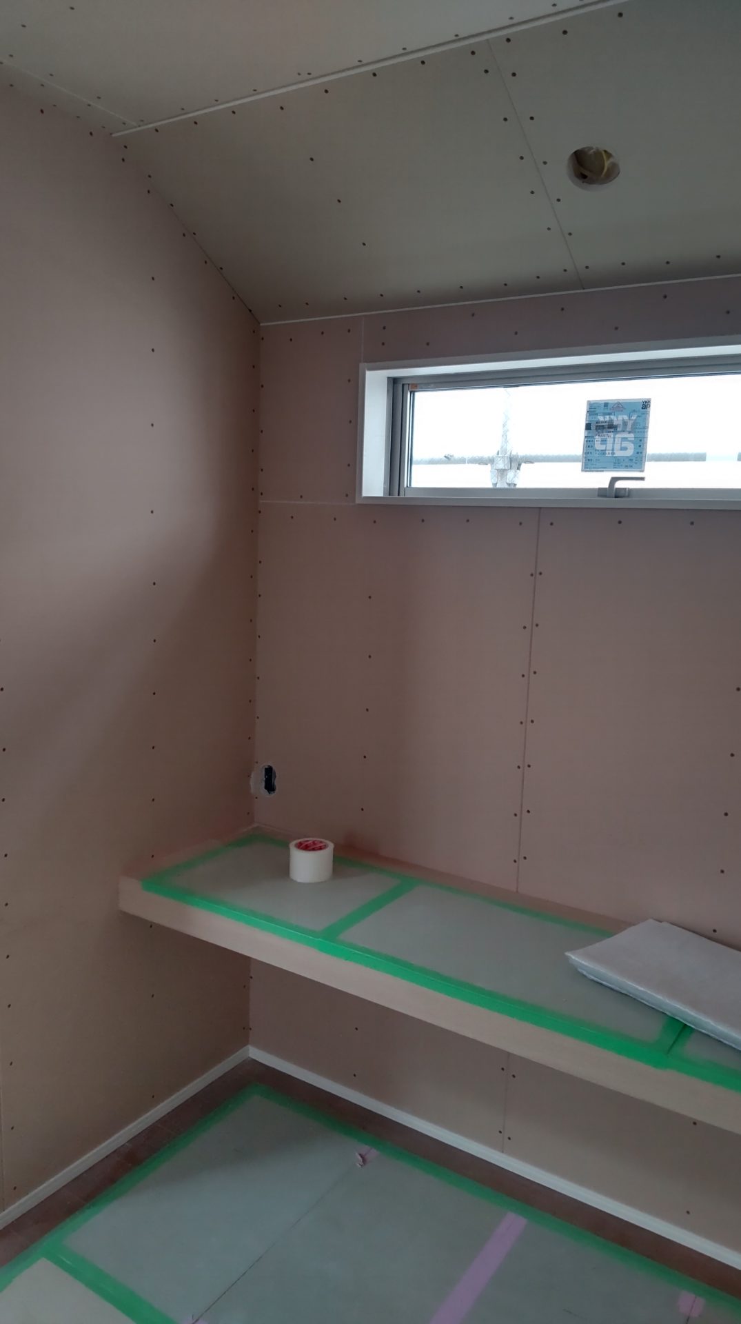 ダウンライトの天井穴